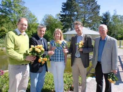 Muttertag 2011 - Begleitete die CDU-Gruppe durch die Seniorenresidenz Stiemerling: Leiterin Frau Leinz.
